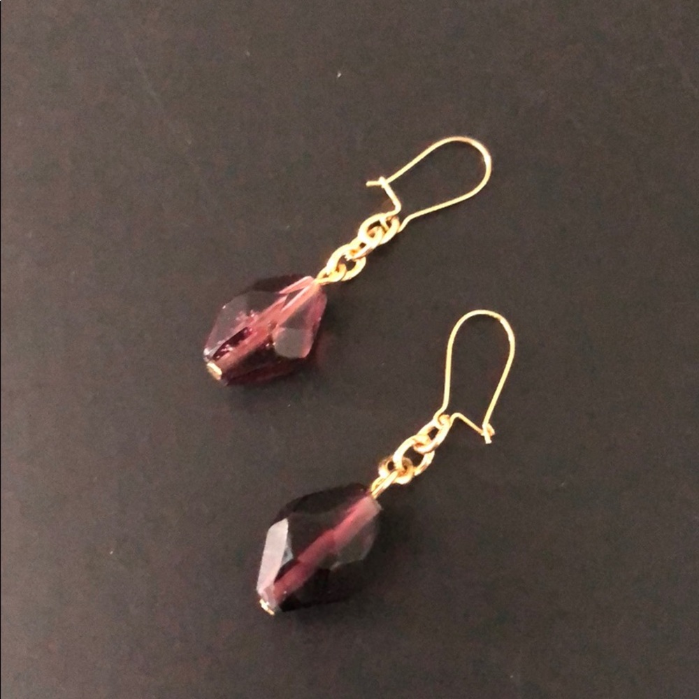 FACETED PURPLE CRYSTAL W/GOLD TONE CHAIN - Picture 8 of 12